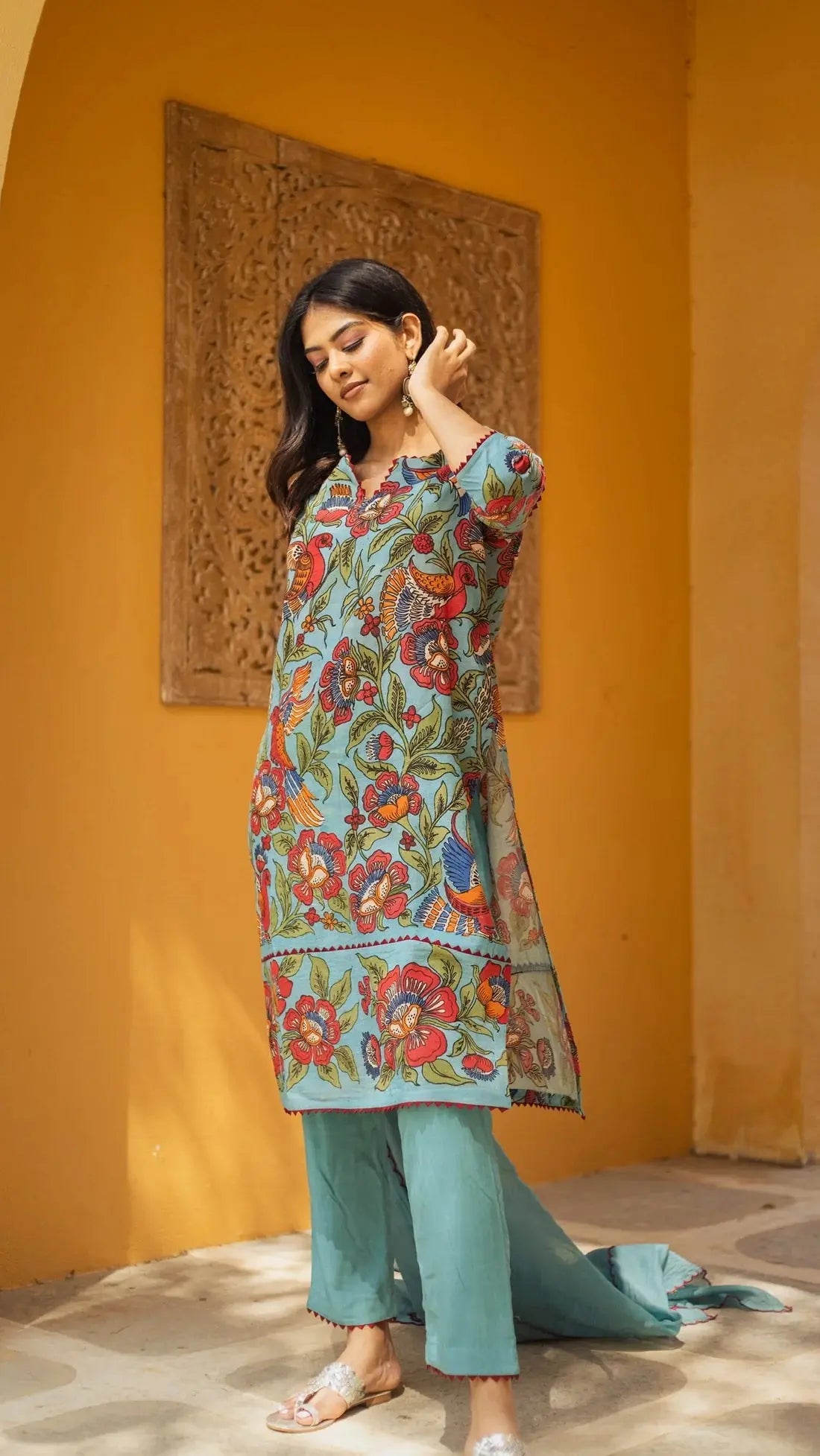 Nature-Inspired Aqua Blue Printed Cotton Kurta Set for Women वंtara